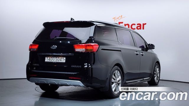 Kia Canival 2017 — photo 2