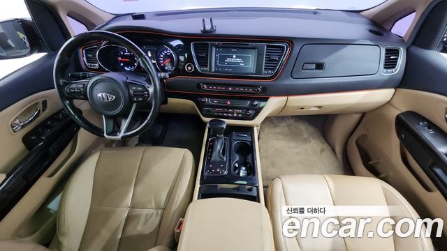 Kia Canival 2017 — photo 10
