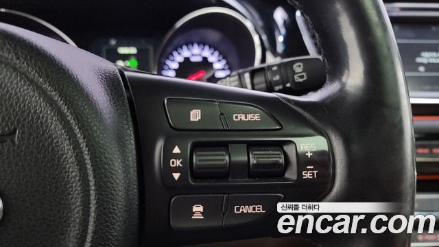 Kia Canival 2017 — photo 21