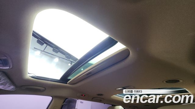 Kia Canival 2017 — photo 22