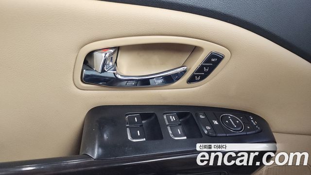 Kia Canival 2017 — photo 24
