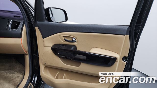 Kia Canival 2017 — photo 15