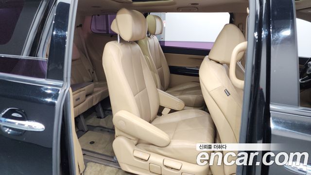 Kia Canival 2017 — photo 16
