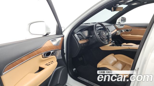 Volvo XC90 2019 — photo 13