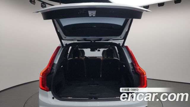 Volvo XC90 2019 — photo 26