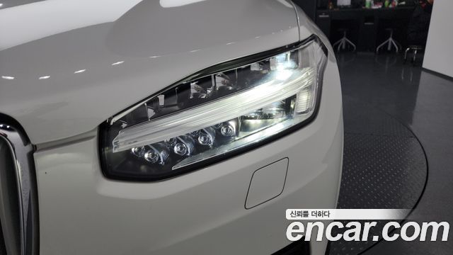 Volvo XC90 2019 — photo 8