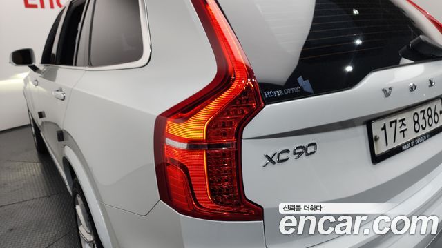 Volvo XC90 2019 — photo 9