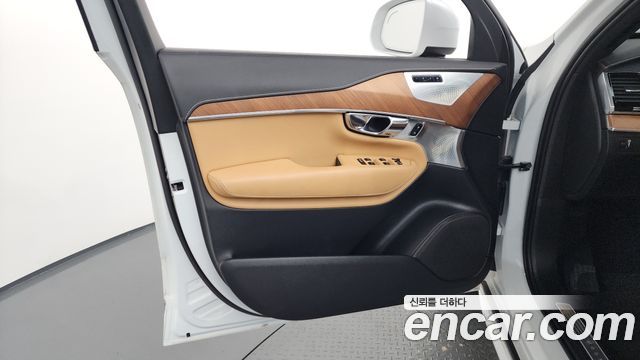 Volvo XC90 2019 — photo 14