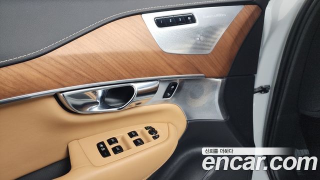 Volvo XC90 2019 — photo 27