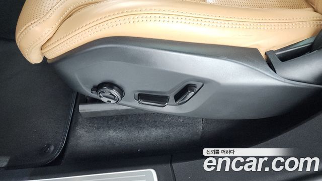 Volvo XC90 2019 — photo 31