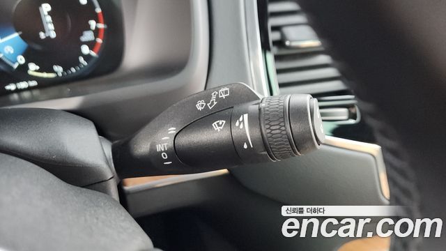 Volvo XC90 2019 — photo 36