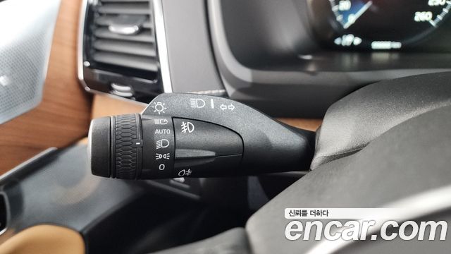 Volvo XC90 2019 — photo 39