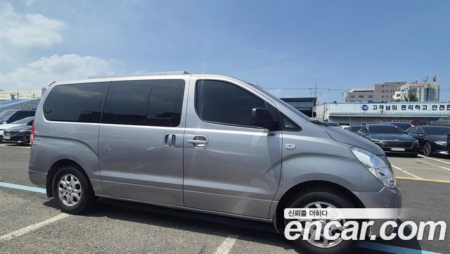 Hyundai Starex 2016 — photo 2