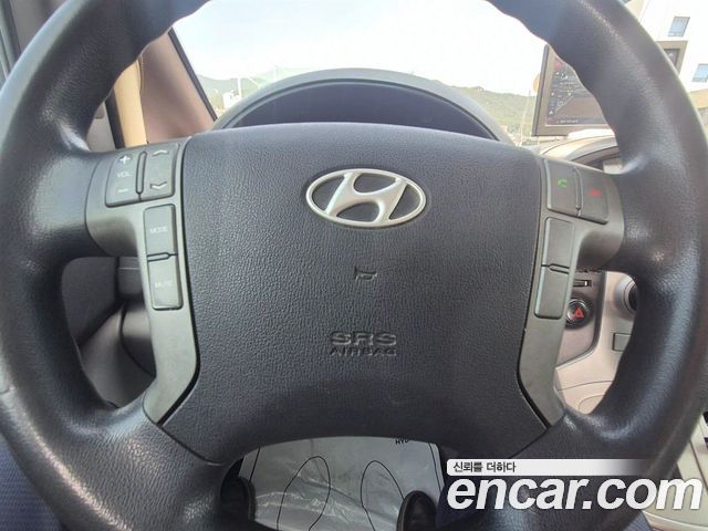 Hyundai Starex 2016 — photo 9