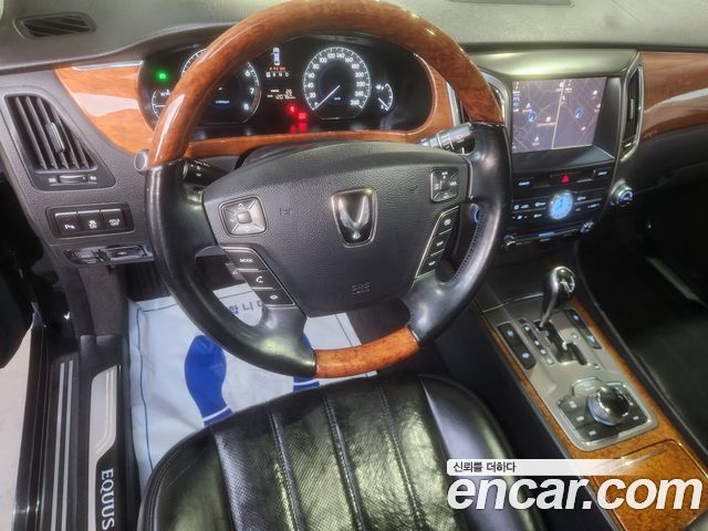 Hyundai Equus 2010 — photo 12