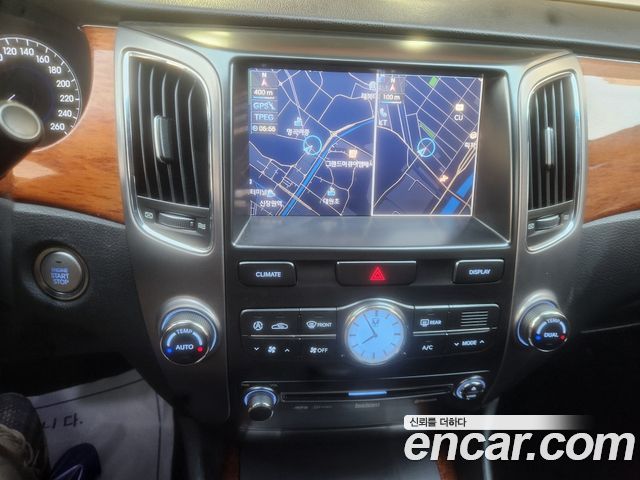 Hyundai Equus 2010 — photo 20