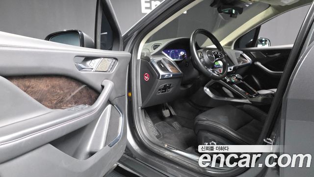 Jaguar I-PACE 2019 — photo 13
