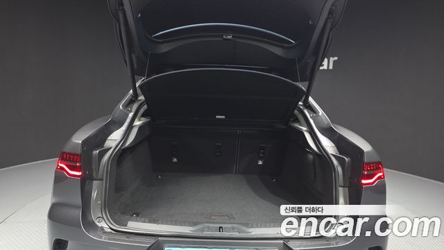 Jaguar I-PACE 2019 — photo 26