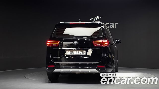 Kia Canival 2019 — photo 4