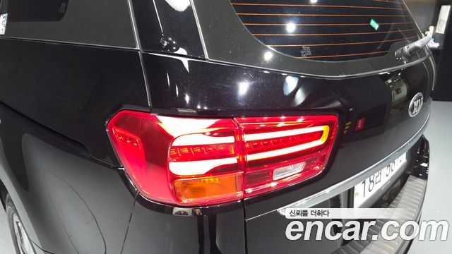 Kia Canival 2019 — photo 9