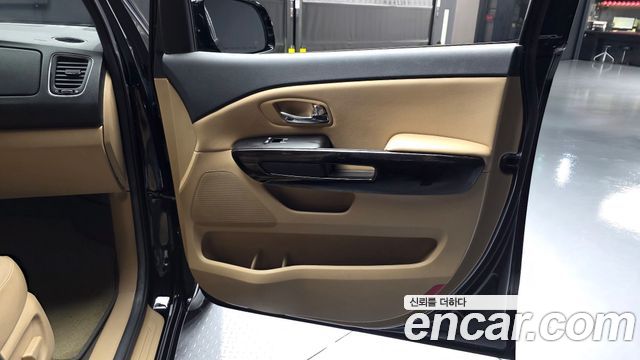 Kia Canival 2019 — photo 15
