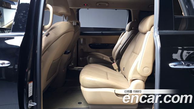 Kia Canival 2019 — photo 16
