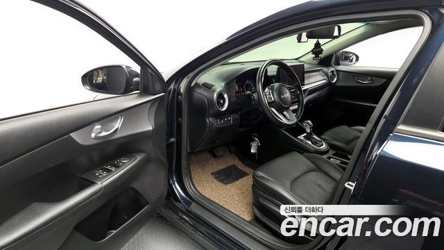 Kia K3 2022 — photo 13