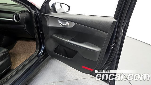 Kia K3 2022 — photo 14