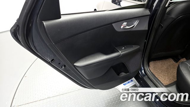 Kia K3 2022 — photo 15