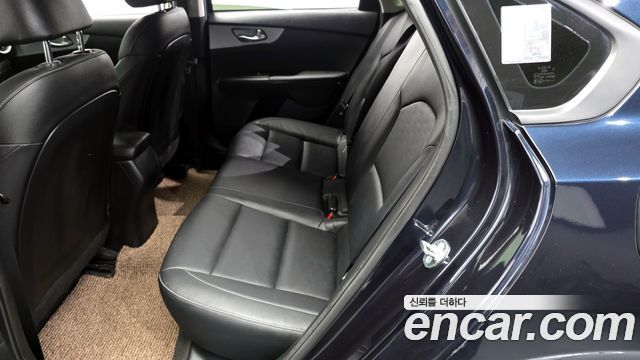 Kia K3 2022 — photo 16