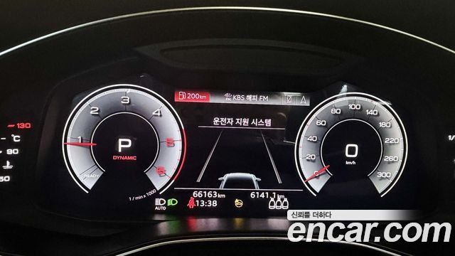 Audi A6 2022 — photo 10
