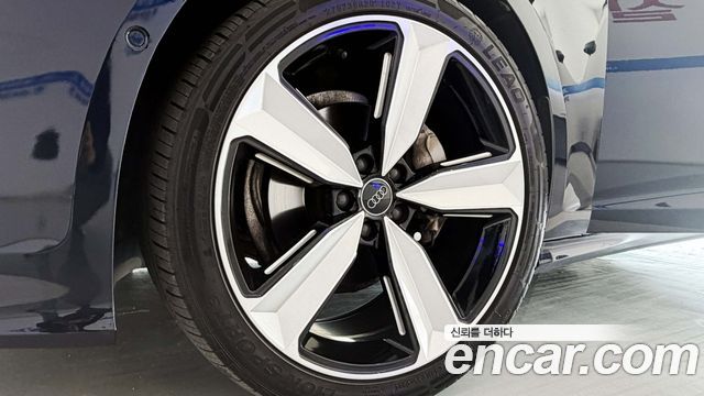 Audi A6 2022 — photo 14