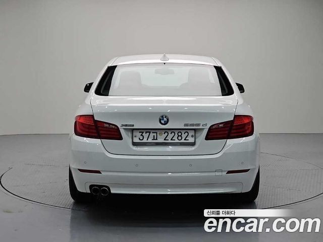BMW 5-Series 2013 — photo 2