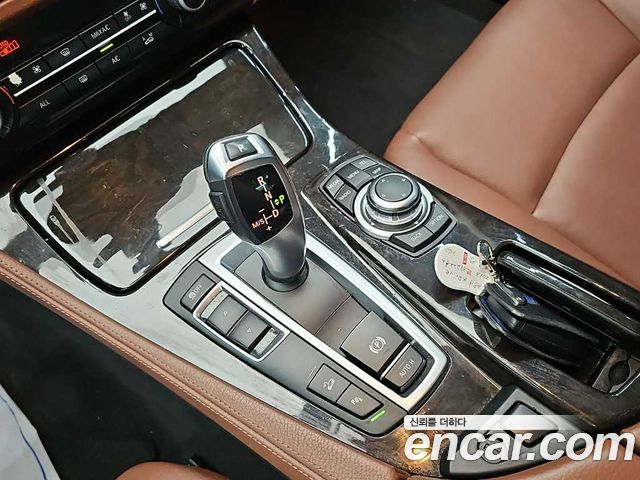 BMW 5-Series 2013 — photo 7