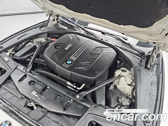 BMW 5-Series 2013 — photo 19
