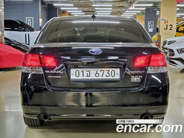 Subaru Legacy 2010 — photo 4