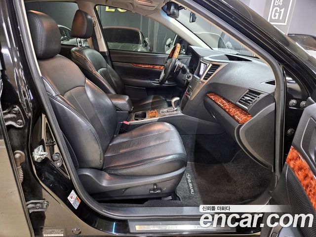 Subaru Legacy 2010 — photo 12