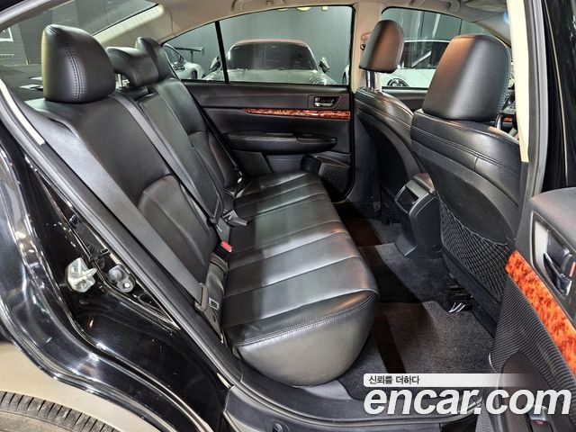 Subaru Legacy 2010 — photo 13