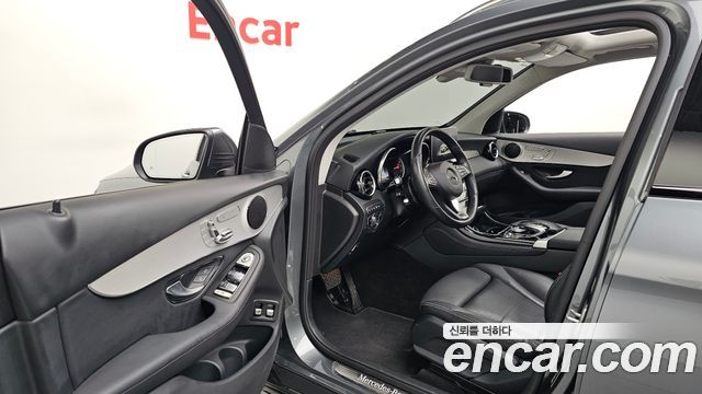 Mercedes-Benz GLC-Class 2019 — photo 13