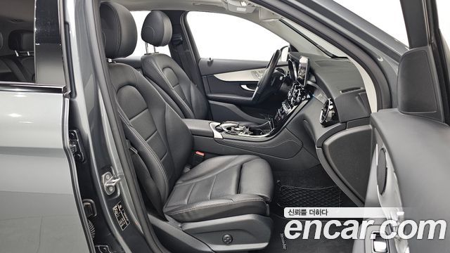 Mercedes-Benz GLC-Class 2019 — photo 17