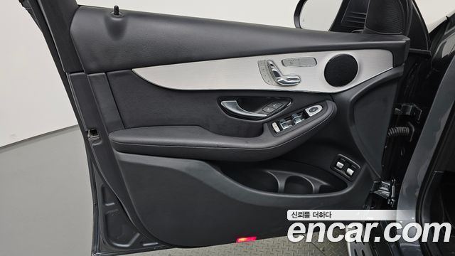 Mercedes-Benz GLC-Class 2019 — photo 14