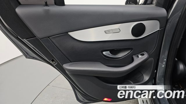 Mercedes-Benz GLC-Class 2019 — photo 15
