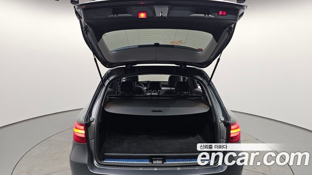 Mercedes-Benz GLC-Class 2019 — photo 29
