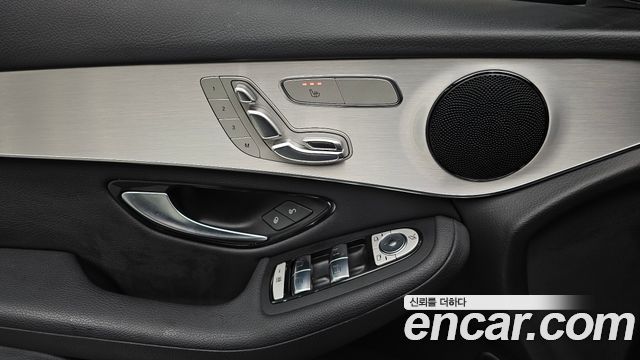 Mercedes-Benz GLC-Class 2019 — photo 32