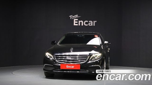 Mercedes-Benz E-Class 2020 — photo 3