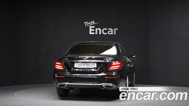 Mercedes-Benz E-Class 2020 — photo 4