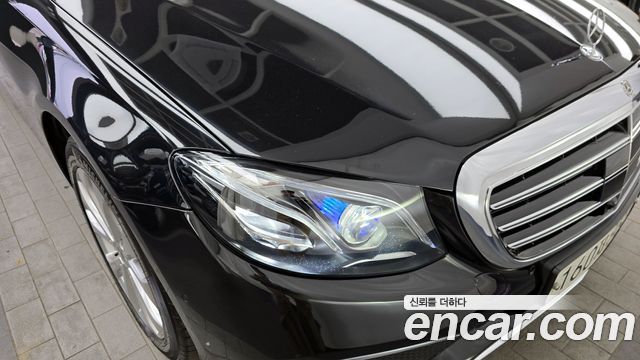Mercedes-Benz E-Class 2020 — photo 8