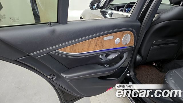 Mercedes-Benz E-Class 2020 — photo 15