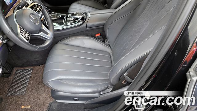 Mercedes-Benz E-Class 2020 — photo 16