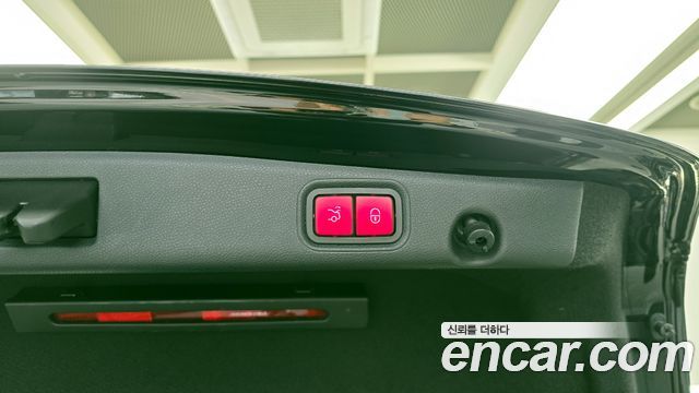Mercedes-Benz E-Class 2020 — photo 27
